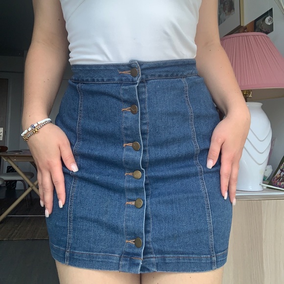 Jean skirt - Picture 1 of 3